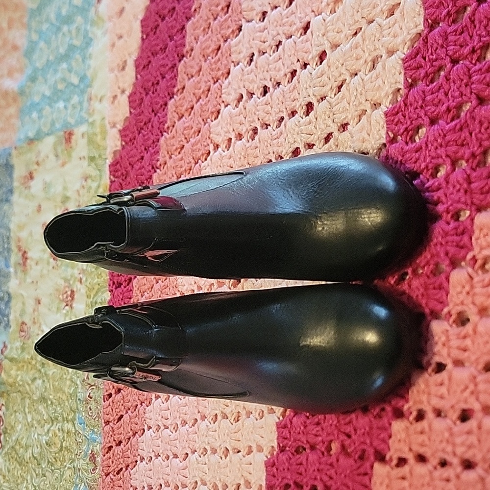 Lauren by Ralph Lauren booties